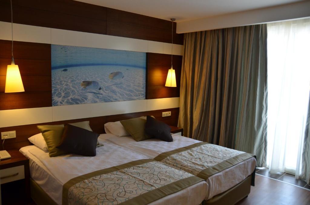Holiday City Hotel (Adults Only) Side Eksteriør billede