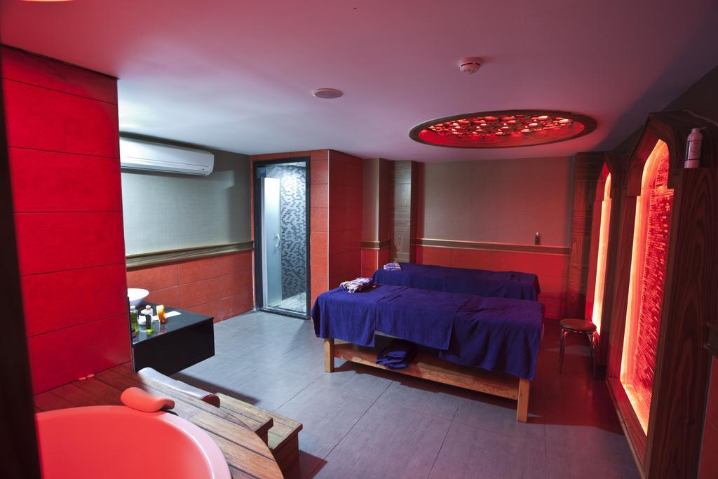 Holiday City Hotel (Adults Only) Side Eksteriør billede