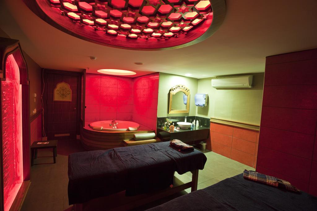 Holiday City Hotel (Adults Only) Side Eksteriør billede