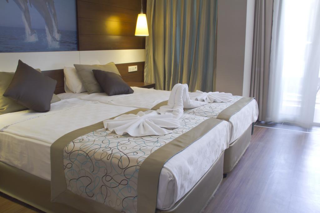 Holiday City Hotel (Adults Only) Side Eksteriør billede